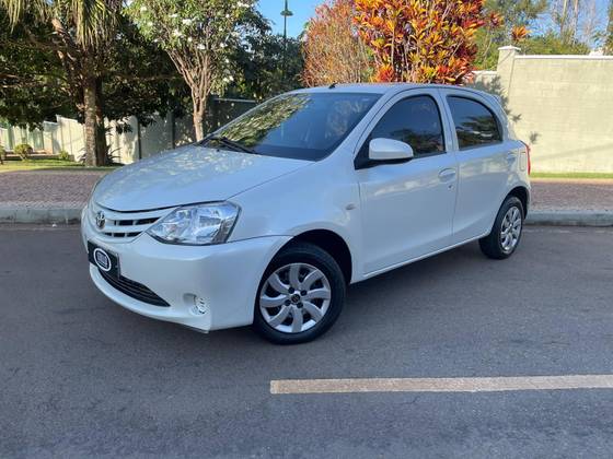 TOYOTA ETIOS 1.3 X 16V FLEX 4P MANUAL TOYOTA ETIOS 1.3 X 16V FLEX 4P MANUAL
